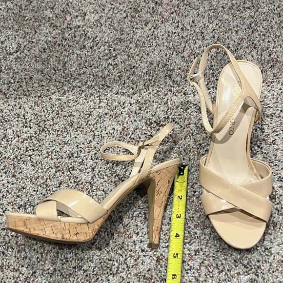 High heels - Picture 4 of 7